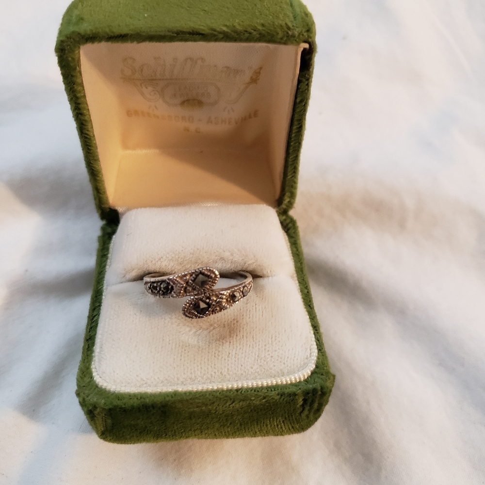 STERLING SILVER 925 MARCASITE RING SIZE 8